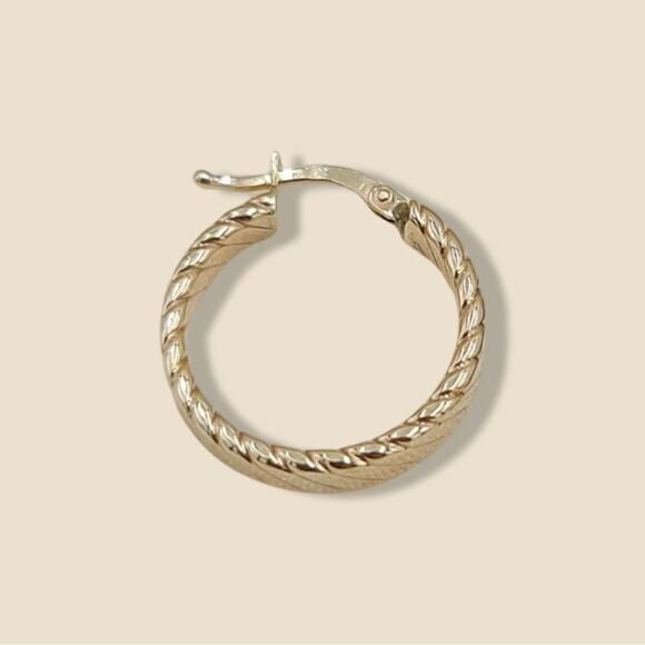 14k Yellow Gold 5mm Braided Hoop Earrings (20 x 20 mm) | Real Gold Huggies | - Picture 4 of 6